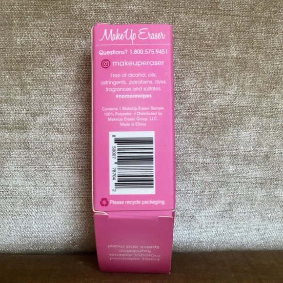 MakeUp Eraser in Original Pink - NWT - Picture 2 of 3